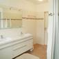 Serviced Apartment Vienna, Type Comfort - Apartment-Wien-Riess-Rotenhofgasse-Komfort-Dachgeschoss-Badezimmer.jpg